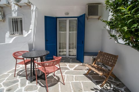 Adelfia Studios Bed and Breakfast in Paros