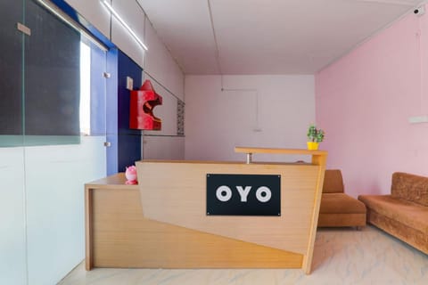 OYO Flagship THE DIVINE STAY Hotel in Lucknow