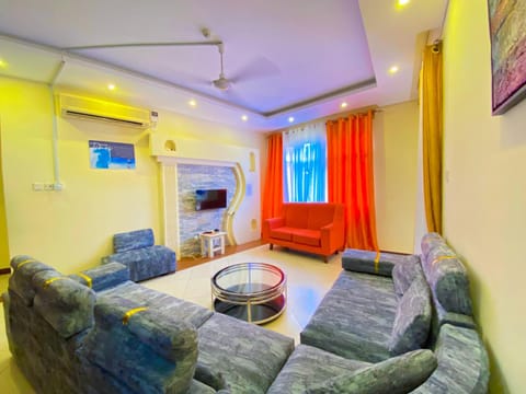 TV and multimedia, Living room, Seating area, Entertainment