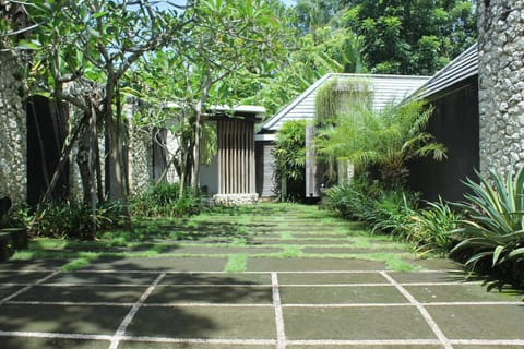 Belvilla 93903 Pandawa Sharing Villa Riverside Villa in Kediri