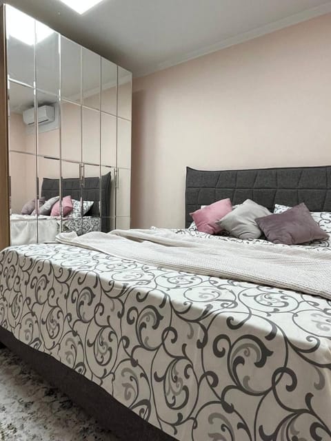 3- комнатная квартира в центре города Алматы Condo in Almaty