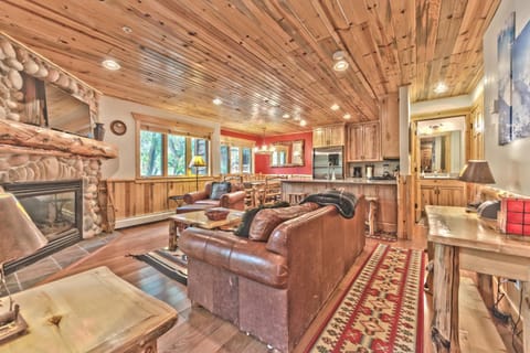 Resort Side Mountain Cabin, Close to Shuttle & Outdoor Recreation! Park City TimberWolf House in Snyderville