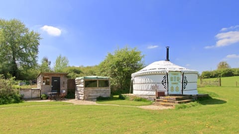 Love2Yurt Campground/ 
RV Resort in Cherwell District