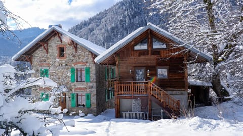 Property building, Winter, Garden