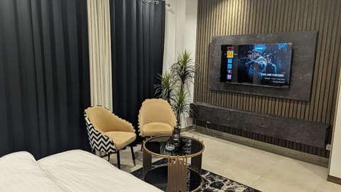 One Bed Luxury Appartment in Penta Square Phase 5 DHA Lahore Apartment in Lahore