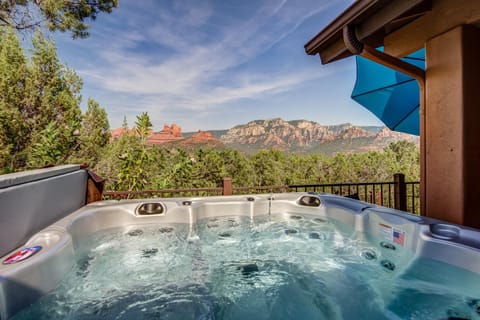 Sedona Dream Estate Offers Elevated Red Rock Views From Deck & Hot Tub Serene, Outdoor Fun! House in Sedona