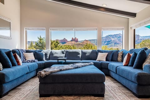 Sedona Dream Estate Offers Elevated Red Rock Views From Deck & Hot Tub Serene, Outdoor Fun! House in Sedona