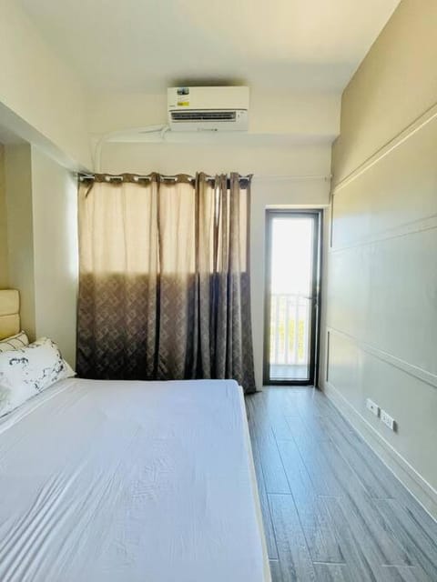 WV 8 Serene Family Room Apartment in Iloilo City