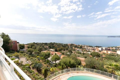 Magnifique appartement vue mer, piscine, garage Apartment in Cap-d'Ail