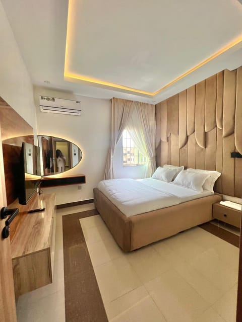 Bed, TV and multimedia, Photo of the whole room, Bedroom, air conditioner