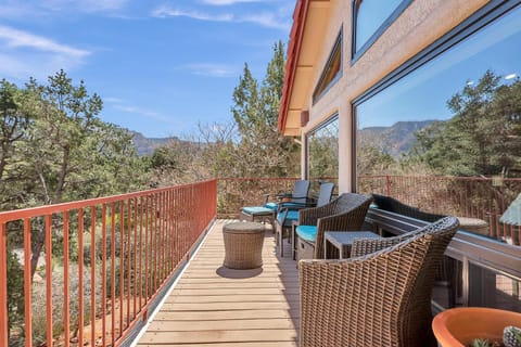 Enjoy the wrap around deck with stunning views, Hiking! Sedona Uptown Inspiration House in Sedona