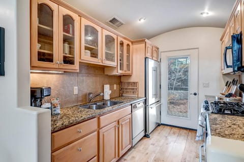 Sedona Haven-Newly Renovated Condo in Uptown, Walking Distance to Shops, Dining! House in Sedona