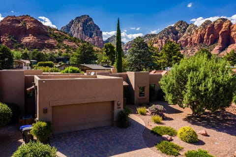 West Sedona Renovated Home Below Coffee Pot & Sugar Loaf Mountains at Sedona Starlight! House in Sedona