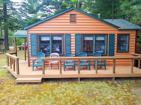 Knotty Pine Norway Lake Minocqua House in Minocqua Lake