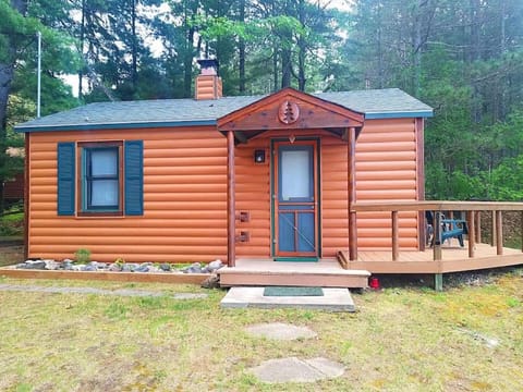 Knotty Pine Norway Lake Minocqua House in Minocqua Lake