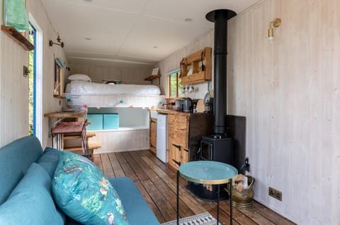 Pepperscombe Cottages & Glamping Chalet in Steyning