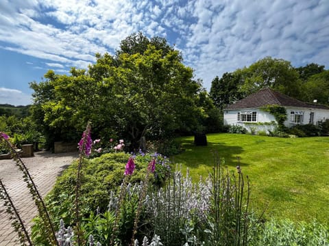 Huntleys Lodge House in Rother District