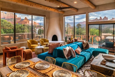 Sedona Hy View House Jacob Up Close Red Rock Views- Hot Tub, four point seven Acre Lot Pets OK-Near Town! House in Sedona