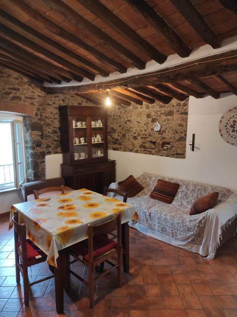 Casa dei nonni 57021 Wohnung in Campiglia Marittima