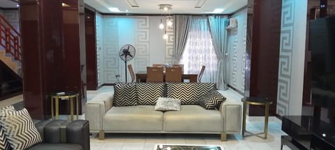 Tourista Travel and Tours Apartamento in Abuja