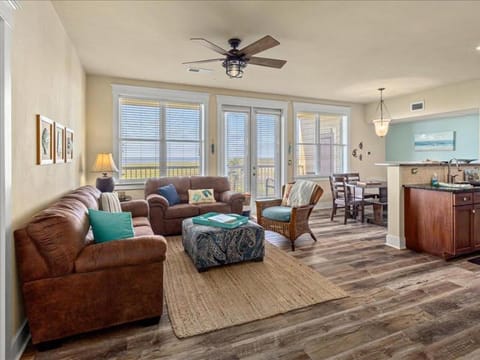 The Perfect Bay-Front Destination Apartment in Galveston Island