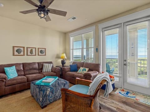 The Perfect Bay-Front Destination Apartment in Galveston Island