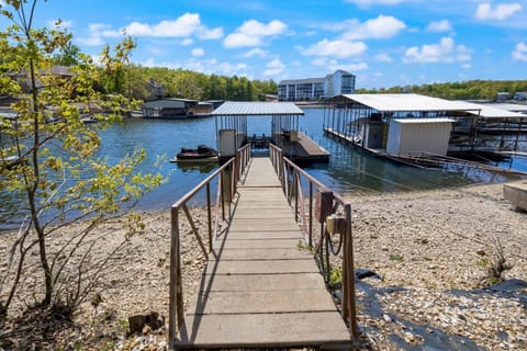 Sailfish Splendor House in Osage Beach