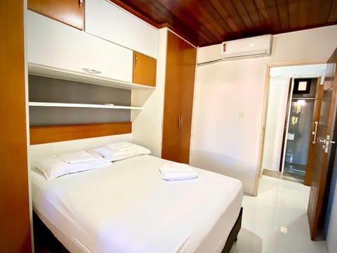 Bed, Photo of the whole room, Bedroom, wardrobe, air conditioner