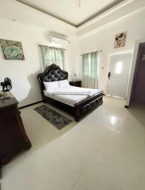 Js Estate With Jacuzzi House in Portmore