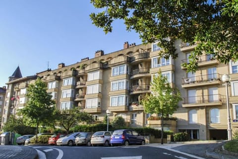 Luxury w/terrace near the beach Wifi Apartment in San Sebastian