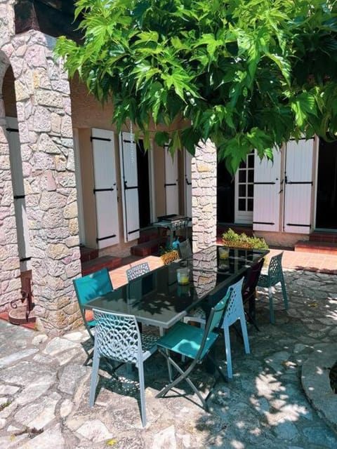 La Bastide à Nîmes Villa in Nimes