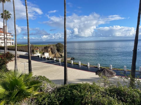 Ocean View Hamilton Cove Villa Chalet in Avalon