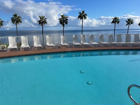 Ocean View Hamilton Cove Villa Villa in Avalon