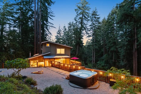 Redwood Oasis - Eco-luxury cabin with hot tub in the Santa Cruz Mountains Casa in Ben Lomond