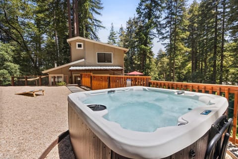 Redwood Oasis - Eco-luxury cabin with hot tub in the Santa Cruz Mountains Casa in Ben Lomond