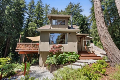 Redwood Oasis - Eco-luxury cabin with hot tub in the Santa Cruz Mountains Casa in Ben Lomond