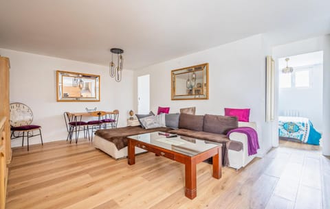 Pet Friendly Apartment In St Thibault Des Vignes With Wifi Condo in Lagny-sur-Marne