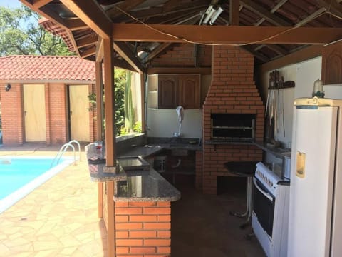 Day, BBQ facilities, Pool view, Swimming pool, stove