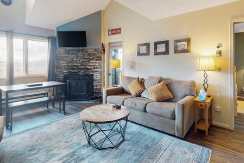 Kicking Horse Hideaway Apartment in Granby