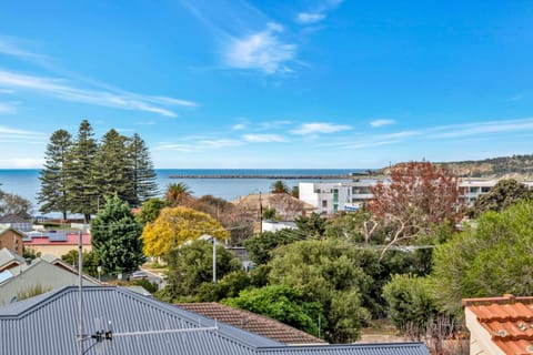 Modern Elegance 27 Breckan Ave Victor Harbor House in Victor Harbor