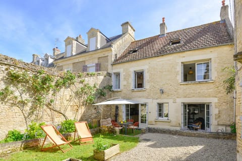 Property building, Garden, Garden view