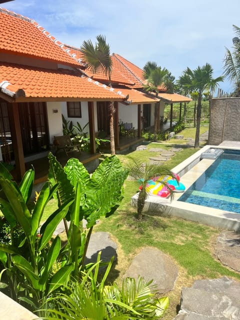 Villa Parisson Bed and Breakfast in Kediri