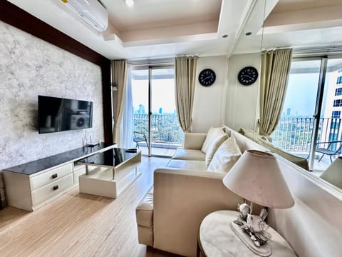 Luxury Two Bedroom Casa Grande Residence Apartement Connected to Mall Copropriété in South Jakarta City