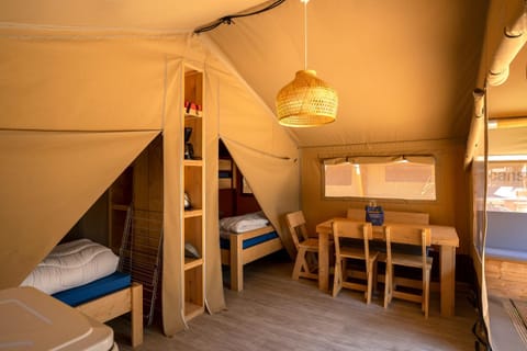 Safaritent de Windroos Luxury tent in Kamperland