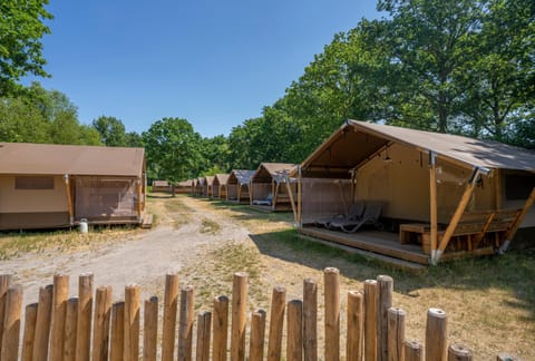 Safaritent de Windroos Luxury tent in Kamperland