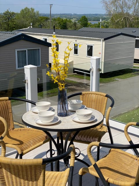 Palm lodge luxury holiday home Campground/ 
RV Resort in Poole