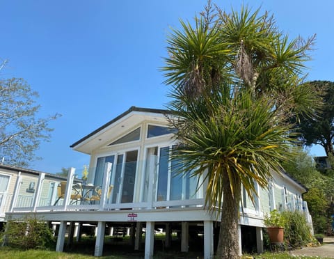 Palm lodge luxury holiday home Campground/ 
RV Resort in Poole