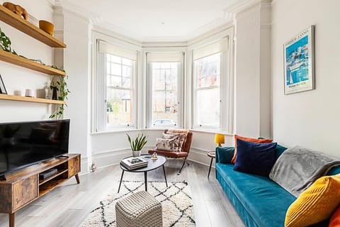 Stylish Hideaway Flat at Milton Park Highgate Apartment in London Borough of Islington