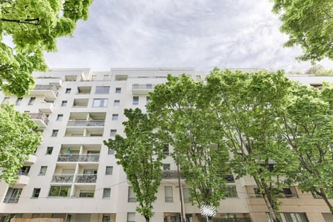 Magnifique Studio avec terrasse (Bercy) Apartment in Charenton-le-Pont