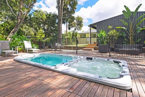 Hot Tub, Pool view